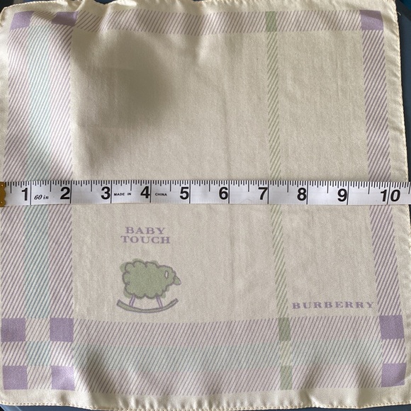 NWT - Burberry Vintage 100% Silk Square - Picture 9 of 9